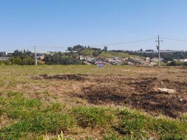 #584 - Terreno para Venda em Louveira - SP - 2