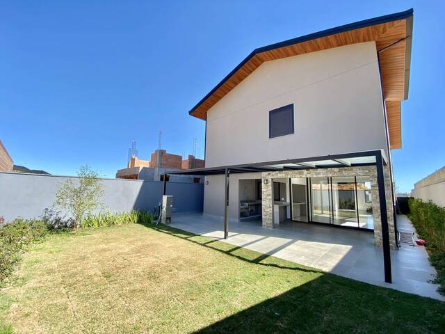 Casa em condomínio para Venda em Jundiaí - 1